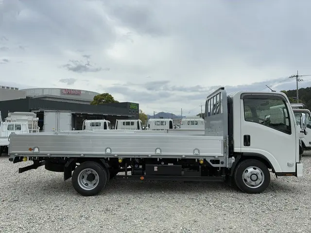 いすゞ エルフ 2TG-NPR88AC(2WD)の写真5