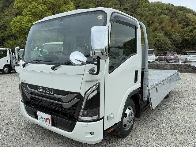 いすゞ エルフ 2TG-NPR88AC(2WD)の写真9