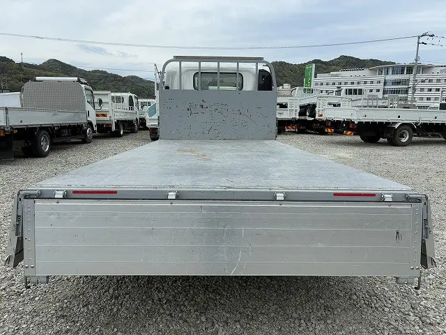 いすゞ エルフ 2TG-NPR88AC(2WD)の写真14