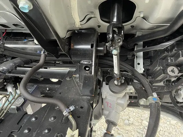 いすゞ エルフ 2TG-NPR88AC(2WD)の写真24