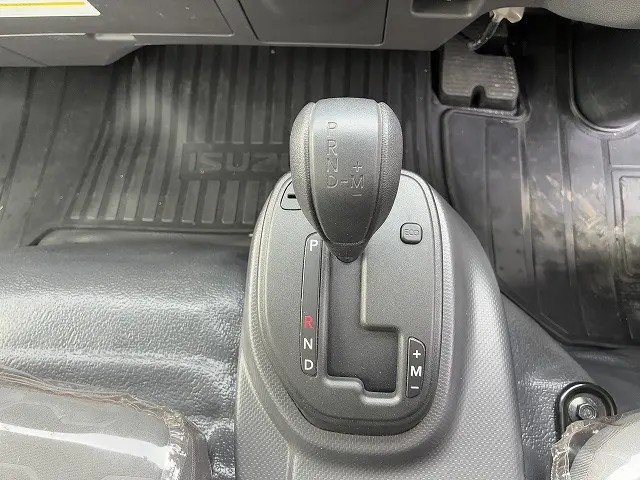 いすゞ エルフ 2TG-NPR88AC(2WD)の写真30
