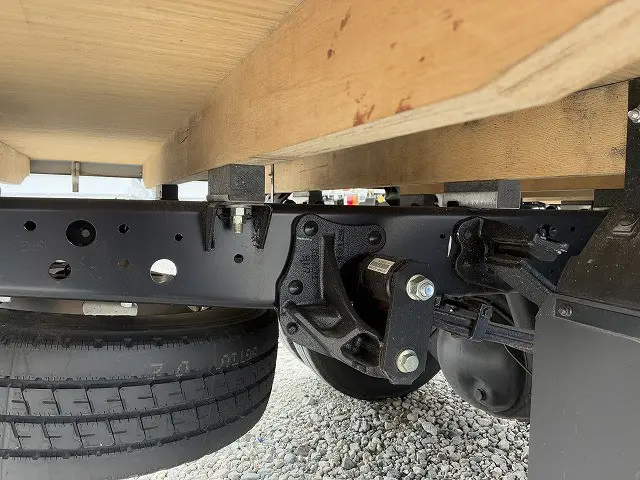 いすゞ エルフ 2TG-NPR88AC(2WD)の写真40