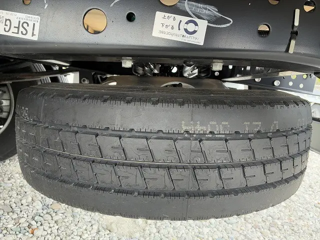 いすゞ エルフ 2TG-NPR88AC(2WD)の写真41