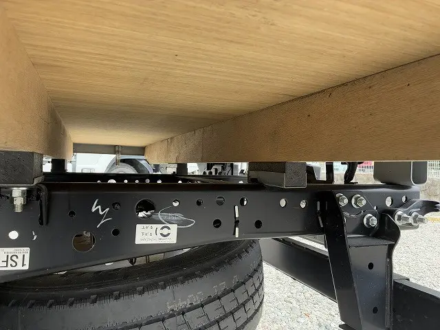 いすゞ エルフ 2TG-NPR88AC(2WD)の写真42