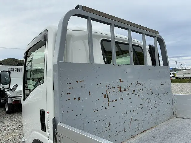 いすゞ エルフ 2TG-NPR88AC(2WD)の写真46