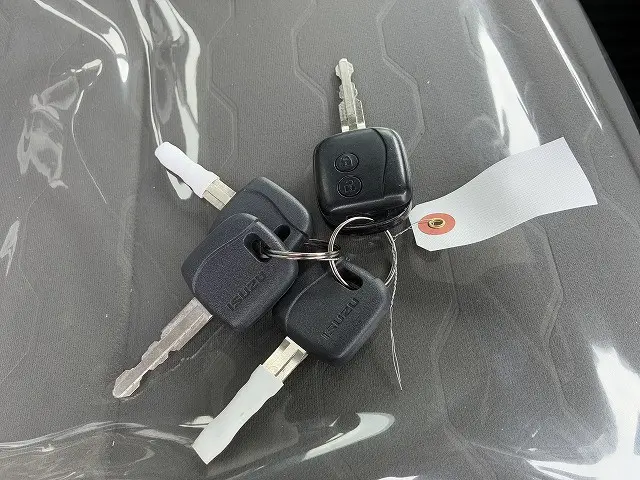 いすゞ エルフ 2TG-NPR88AC(2WD)の写真48