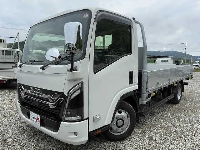 いすゞ エルフ 2TG-NPR88AC(2WD)の写真1