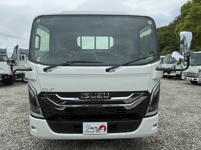 いすゞ エルフ 2TG-NPR88AC(2WD)の写真2