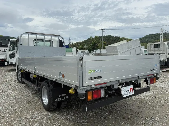 いすゞ エルフ 2TG-NPR88AC(2WD)の写真6