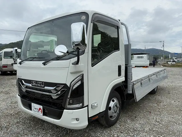 いすゞ エルフ 2TG-NPR88AC(2WD)の写真9