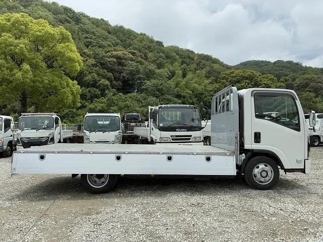 いすゞ エルフ 2TG-NPR88AC(2WD)の写真12