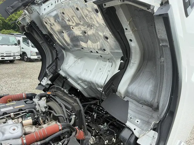 いすゞ エルフ 2TG-NPR88AC(2WD)の写真26