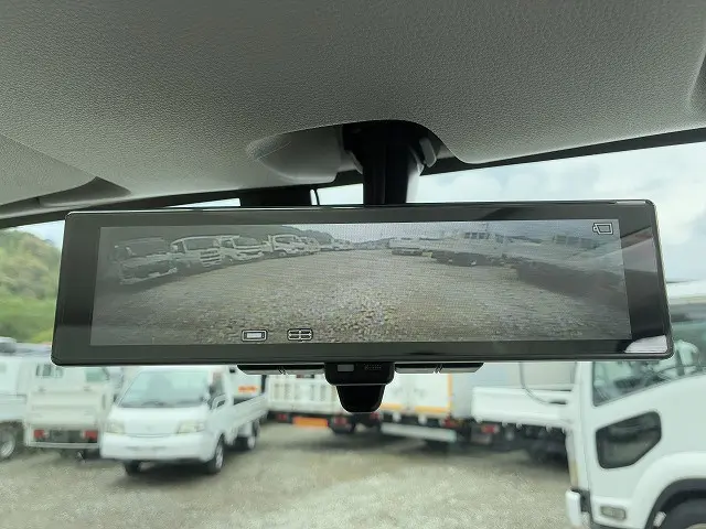 いすゞ エルフ 2TG-NPR88AC(2WD)の写真34