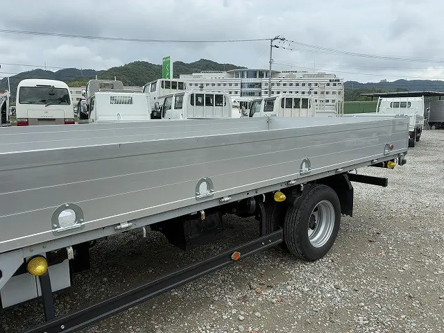 いすゞ エルフ 2TG-NPR88AC(2WD)の写真46
