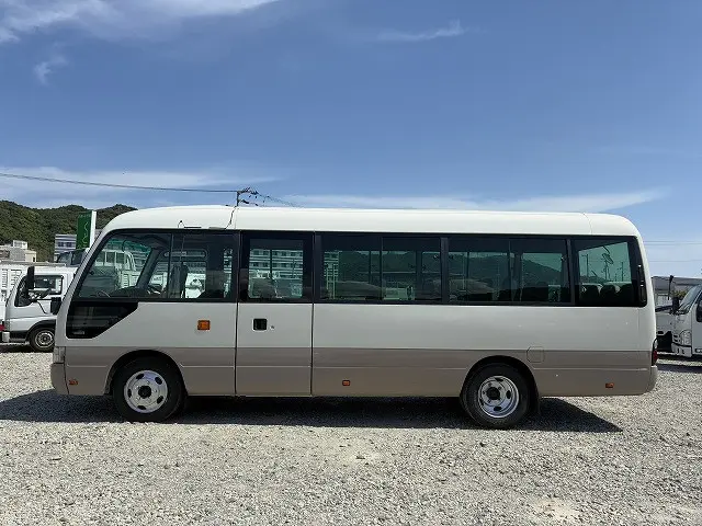 トヨタ コースター BDG-XZB50(2WD)の写真4