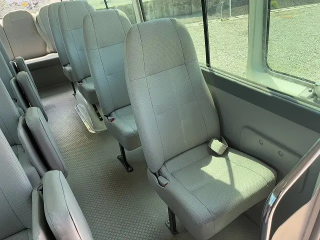 トヨタ コースター BDG-XZB50(2WD)の写真35
