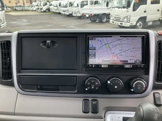 三菱 キャンター TPG-FBA20(2WD)の写真39