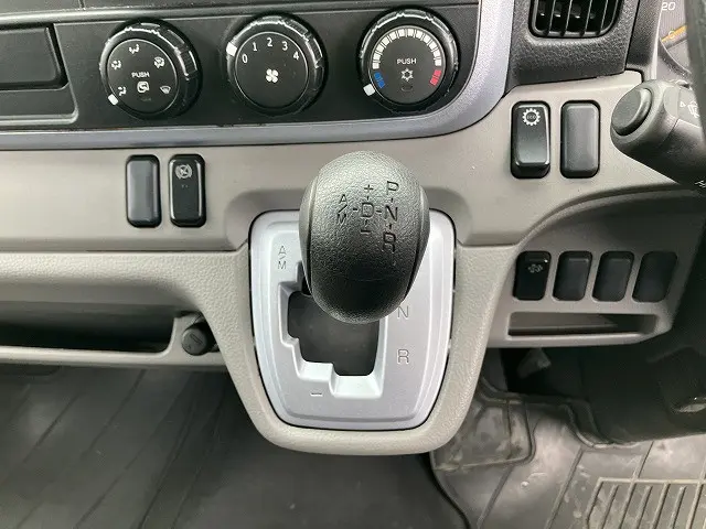 三菱 キャンター TPG-FBA20(2WD)の写真40
