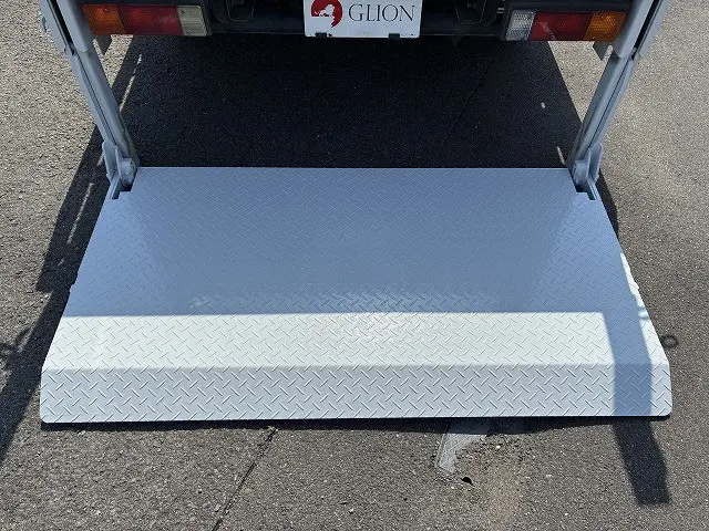 三菱 キャンター TPG-FBA20(2WD)の写真16