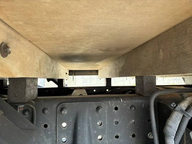 三菱 キャンター TPG-FBA20(2WD)の写真22