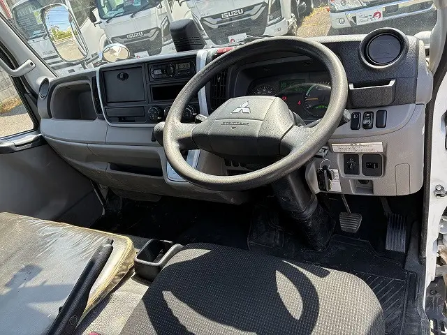 三菱 キャンター TPG-FBA20(2WD)の写真35