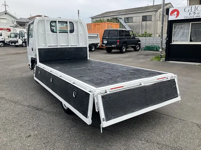 いすゞ エルフ TKG-NHR85A(2WD)の写真13