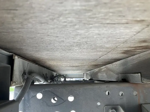 いすゞ エルフ TKG-NHR85A(2WD)の写真37