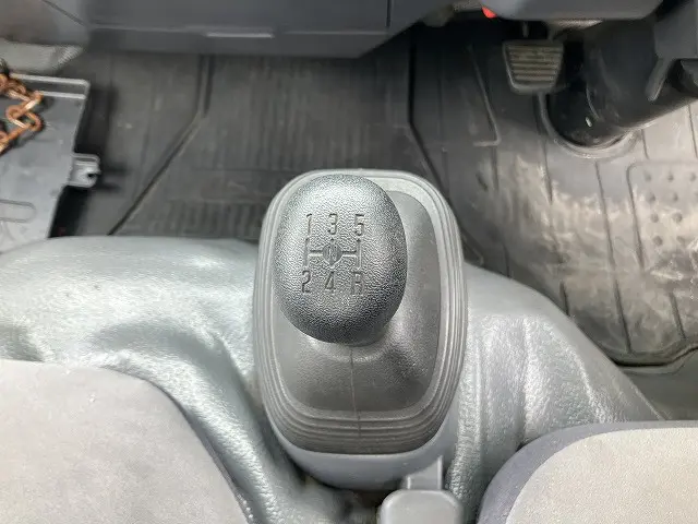 いすゞ エルフ TKG-NHR85A(2WD)の写真48