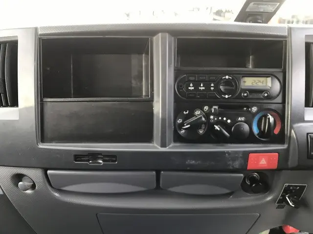 いすゞ エルフ TRG-NJS85A(4WD)の写真26