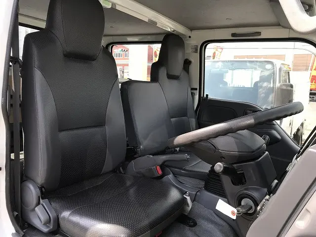 いすゞ エルフ TRG-NJS85A(4WD)の写真31