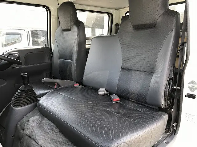 いすゞ エルフ TRG-NJS85A(4WD)の写真32