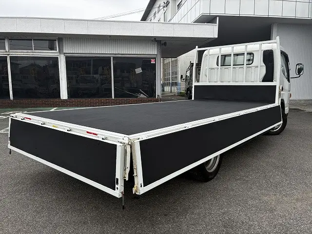 三菱 キャンター 2PG-FEB50(2WD)の写真15