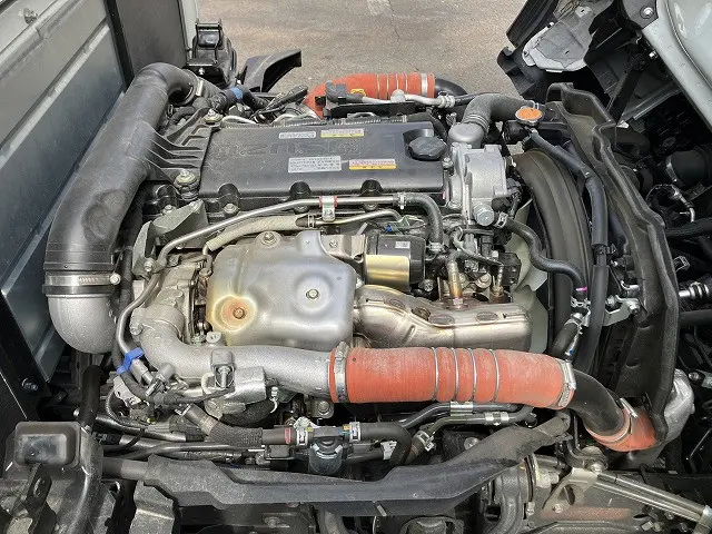 いすゞ エルフ 2TG-NJR88AF(2WD)の写真17