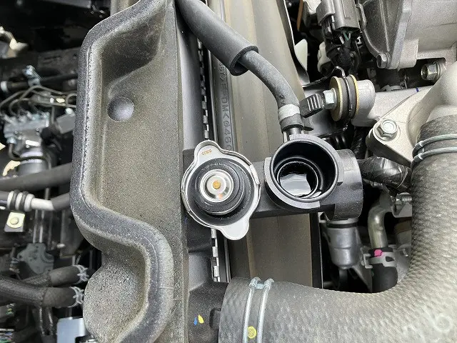 いすゞ エルフ 2TG-NJR88AF(2WD)の写真20