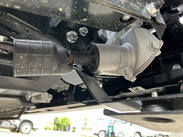 いすゞ エルフ 2TG-NJR88AF(2WD)の写真22