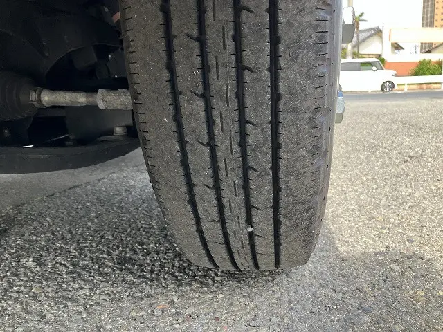 いすゞ エルフ 2TG-NJR88AF(2WD)の写真27