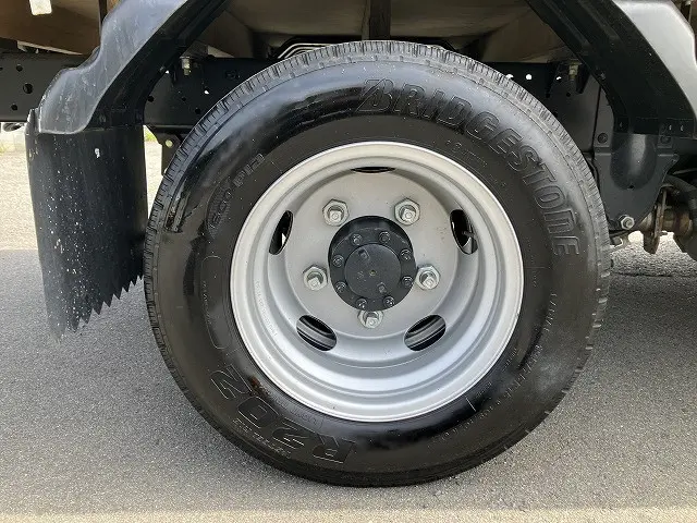 いすゞ エルフ 2TG-NJR88AF(2WD)の写真30