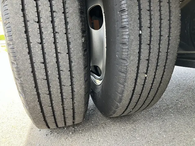 いすゞ エルフ 2TG-NJR88AF(2WD)の写真31