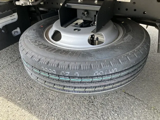 いすゞ エルフ 2TG-NJR88AF(2WD)の写真32