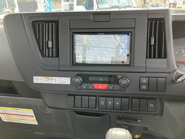 いすゞ エルフ 2TG-NJR88AF(2WD)の写真40