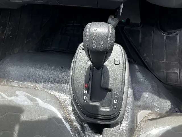 いすゞ エルフ 2TG-NJR88AF(2WD)の写真45