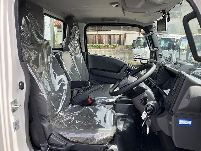 いすゞ エルフ 2TG-NJR88AF(2WD)の写真46