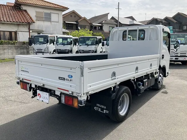 いすゞ エルフ 2TG-NJR88AF(2WD)の写真8