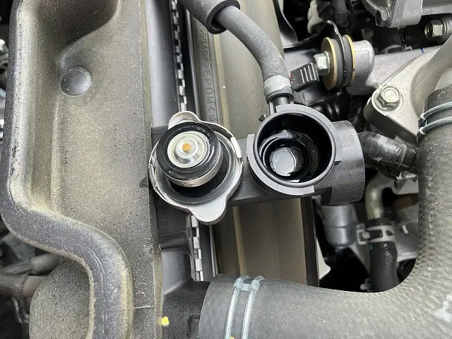 いすゞ エルフ 2TG-NJR88AF(2WD)の写真20