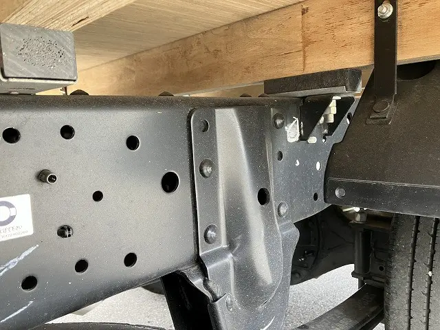 いすゞ エルフ 2TG-NJR88AF(2WD)の写真27