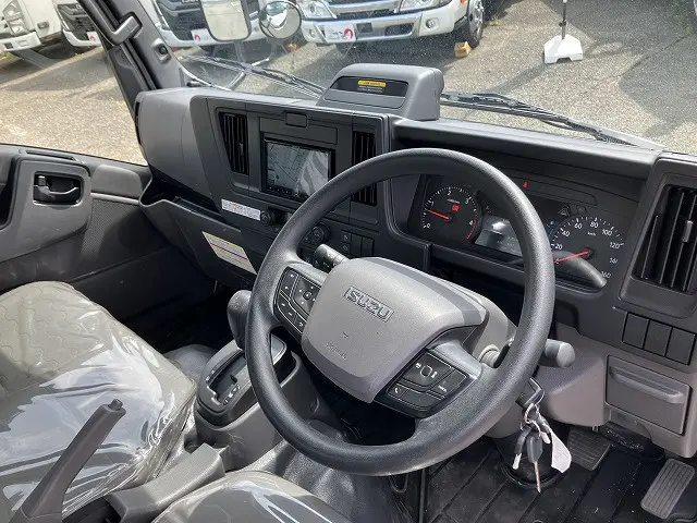 いすゞ エルフ 2TG-NJR88AF(2WD)の写真31