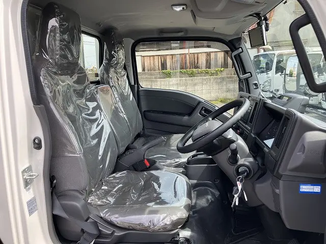 いすゞ エルフ 2TG-NJR88AF(2WD)の写真41