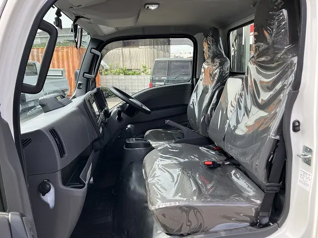 いすゞ エルフ 2TG-NJR88AF(2WD)の写真42