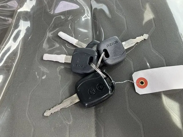 いすゞ エルフ 2TG-NJR88AF(2WD)の写真45