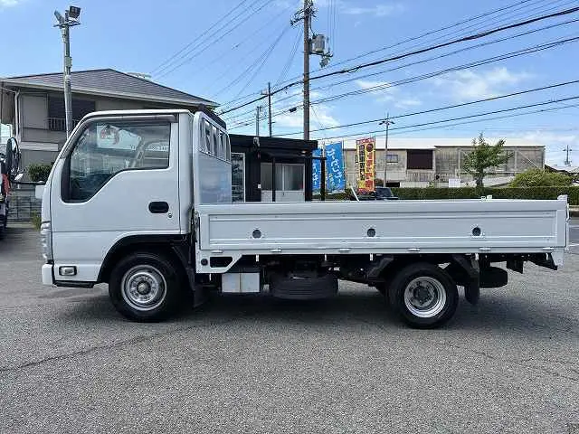 いすゞ エルフ TRG-NHR85A(2WD)の写真4